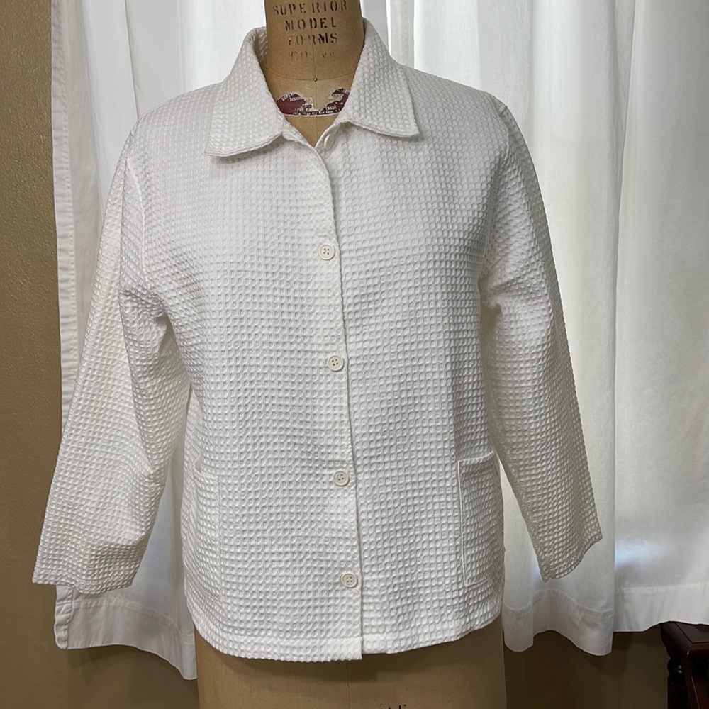 Allison Lane classic white jacket, button front, two pockets, checked texture